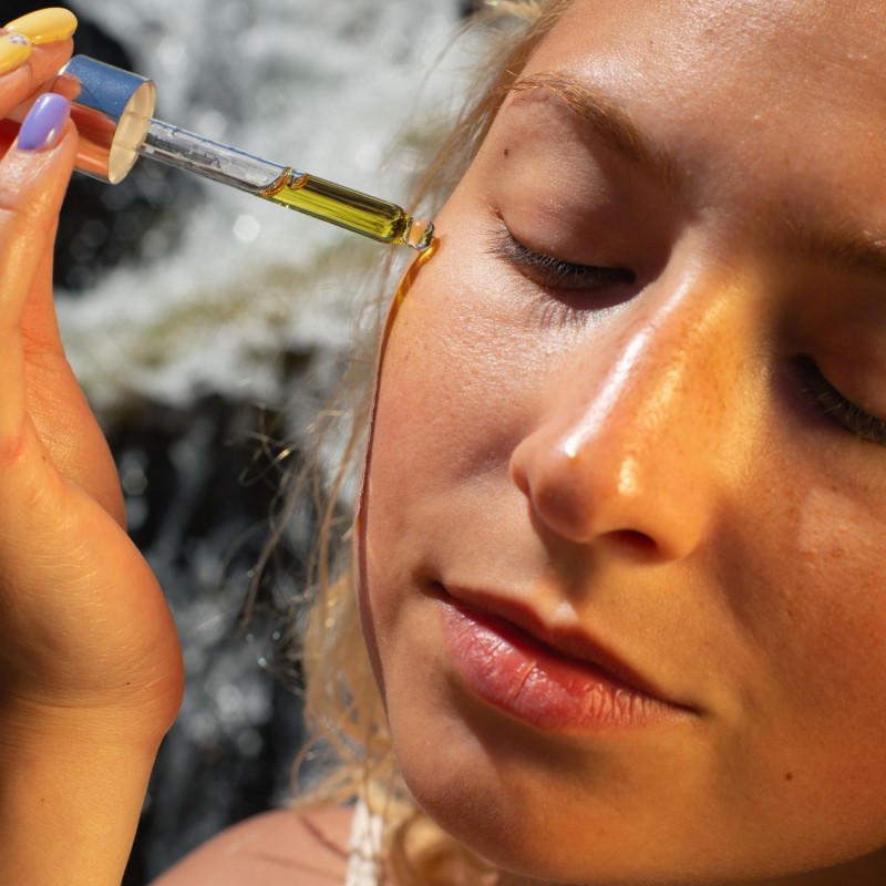 Серум за лице с Ретинол и Lakesis® - 30мл - Benepura.bg Серум за лице с Ретинол и Lakesis® - 30мл
