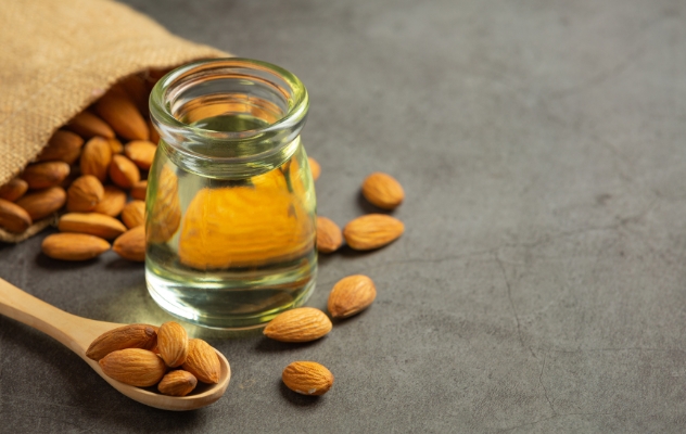 Health benefits of almond oil body 2 1.12.2023.jpg